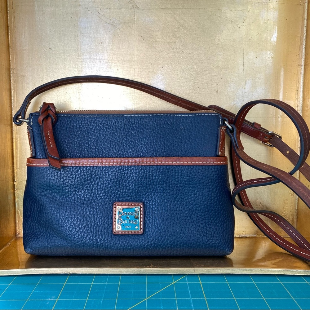Chic Dooney & Bourke Crossbody Bag